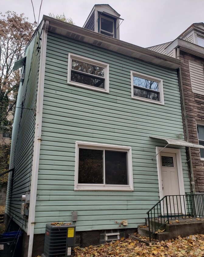 Primary Photo - **** THIS PROPERTY HAS AN APPROVED APPLICA...