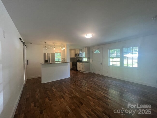 Building Photo - 2128 Hodgin St