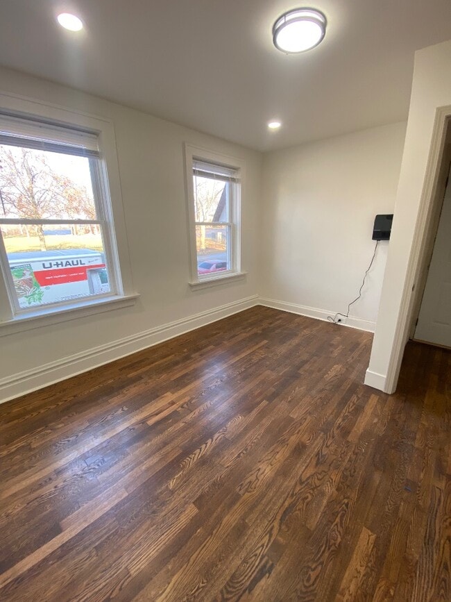 Foto del edificio - 4746 S Grand Blvd