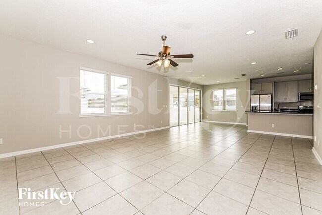 Building Photo - 1067 Persimmon Dr