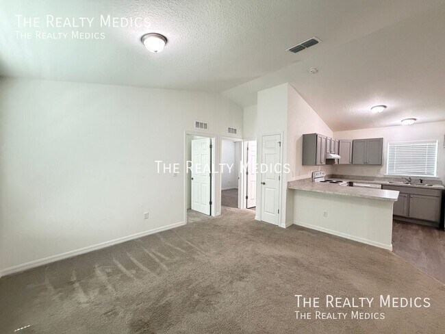 Foto del edificio - 15790 SW 28th Avenue Rd