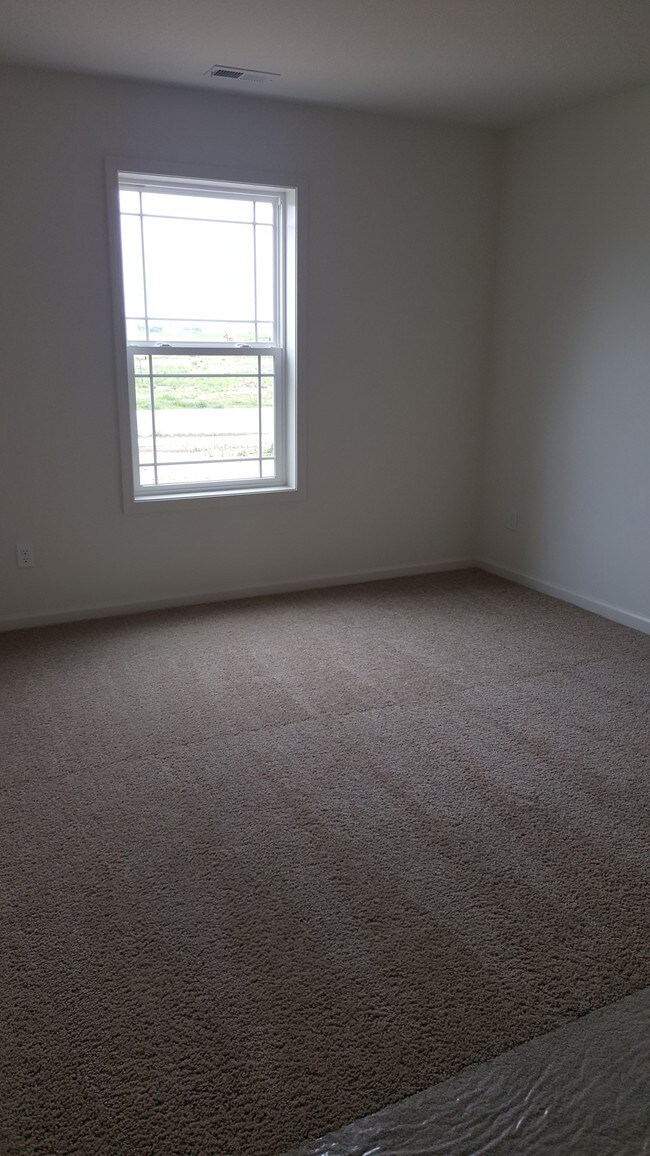 Bedroom 2 - 1607 Glen Hollow Dr