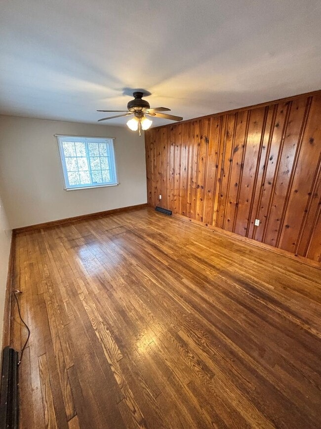 Foto del edificio - Quiet Country Feel — Minutes From Downtown Knoxville 2bd/1bth