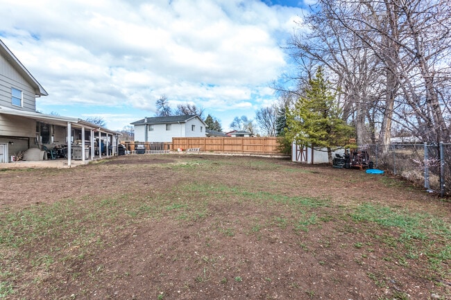 Building Photo - 1100 Skyline Dr
