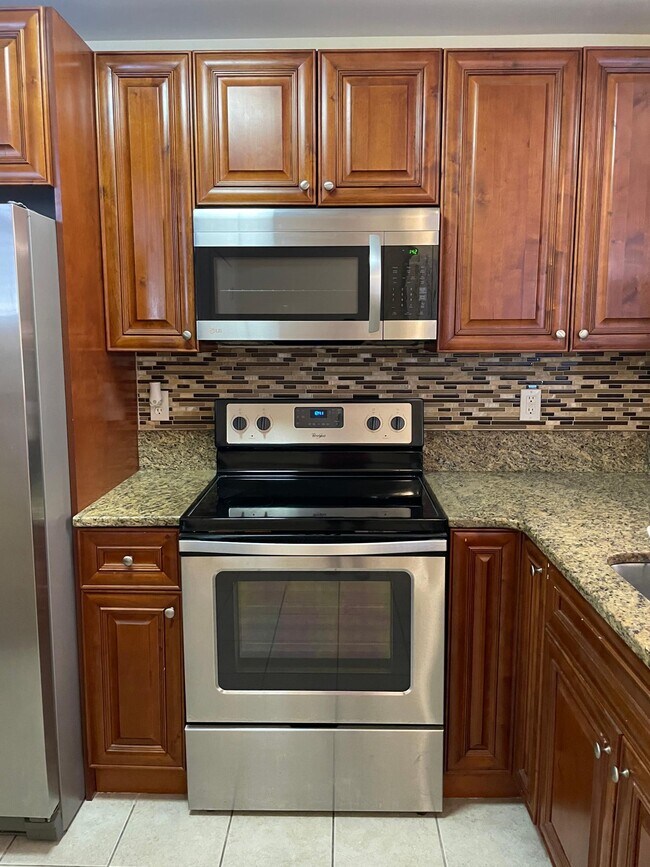 Foto del edificio - 4287 Bellasol Circle Loop