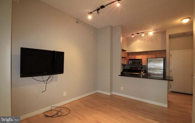 Building Photo - 7500 Woodmont Ave