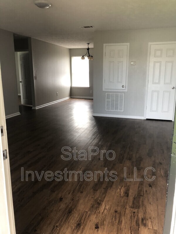 Foto del edificio - 114 Village St