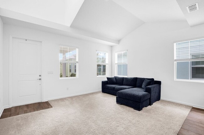 Building Photo - 513 High Tide Ln