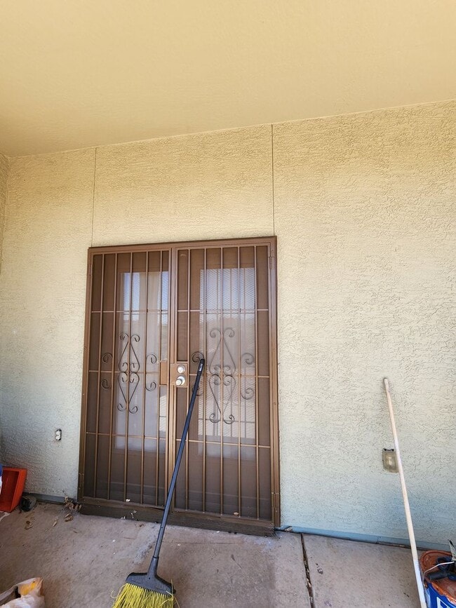 Building Photo - large home in douglas with guest house 1050 Rochine Rd