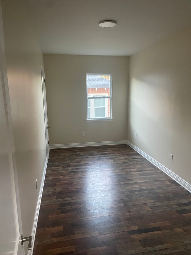 Building Photo - 4714 Dodt Ave