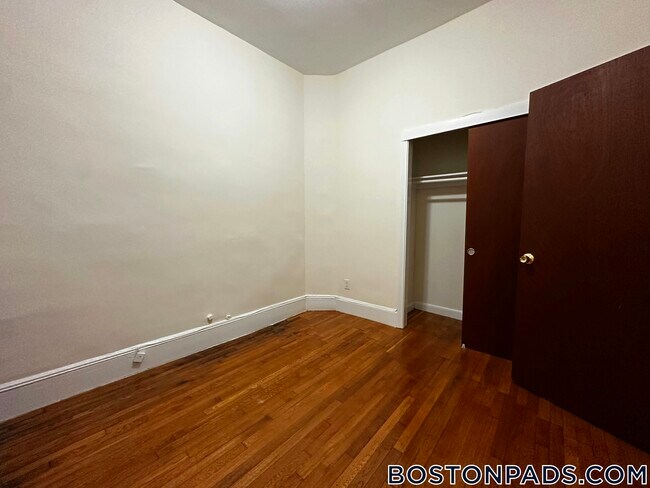 Foto del edificio - 1315 Commonwealth Ave