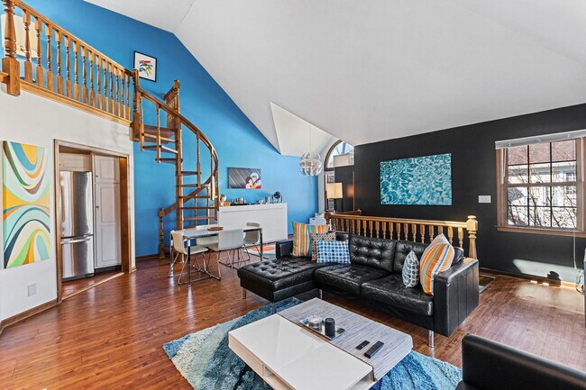 Building Photo - 204 Racquet Club Ct