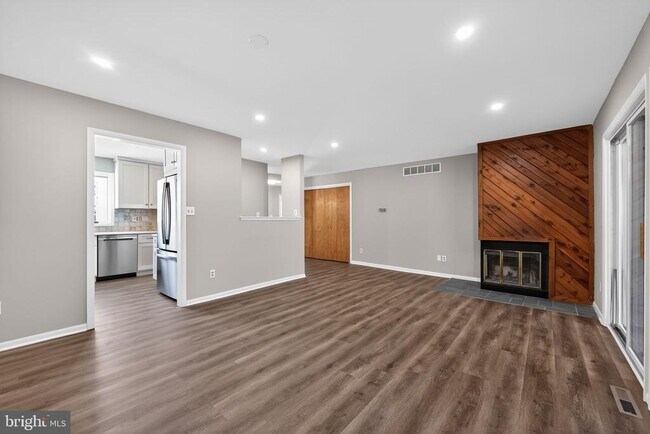 Foto del edificio - 21 Foxtail Ct