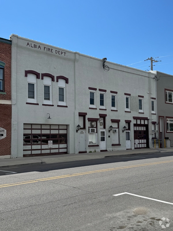 Building Photo - 18 N Main St