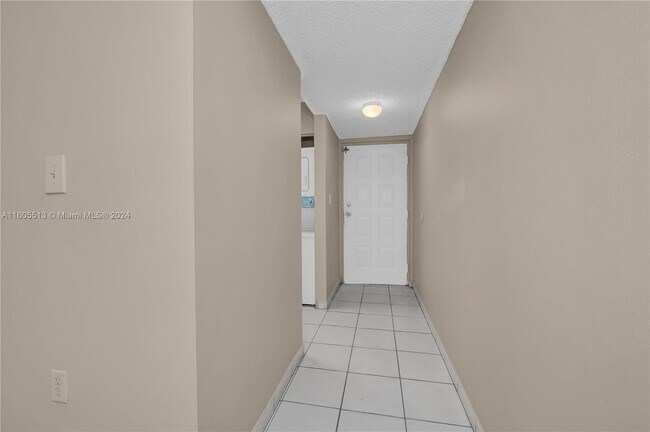 Foto del edificio - 6041 W 24th Ave