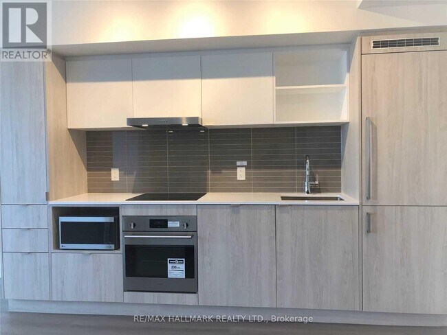 Building Photo - 138 Downes St