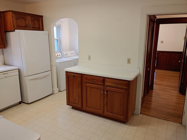 Building Photo - 240 Tremont St