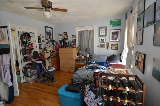 Bed 1 entry - 17 Ware St