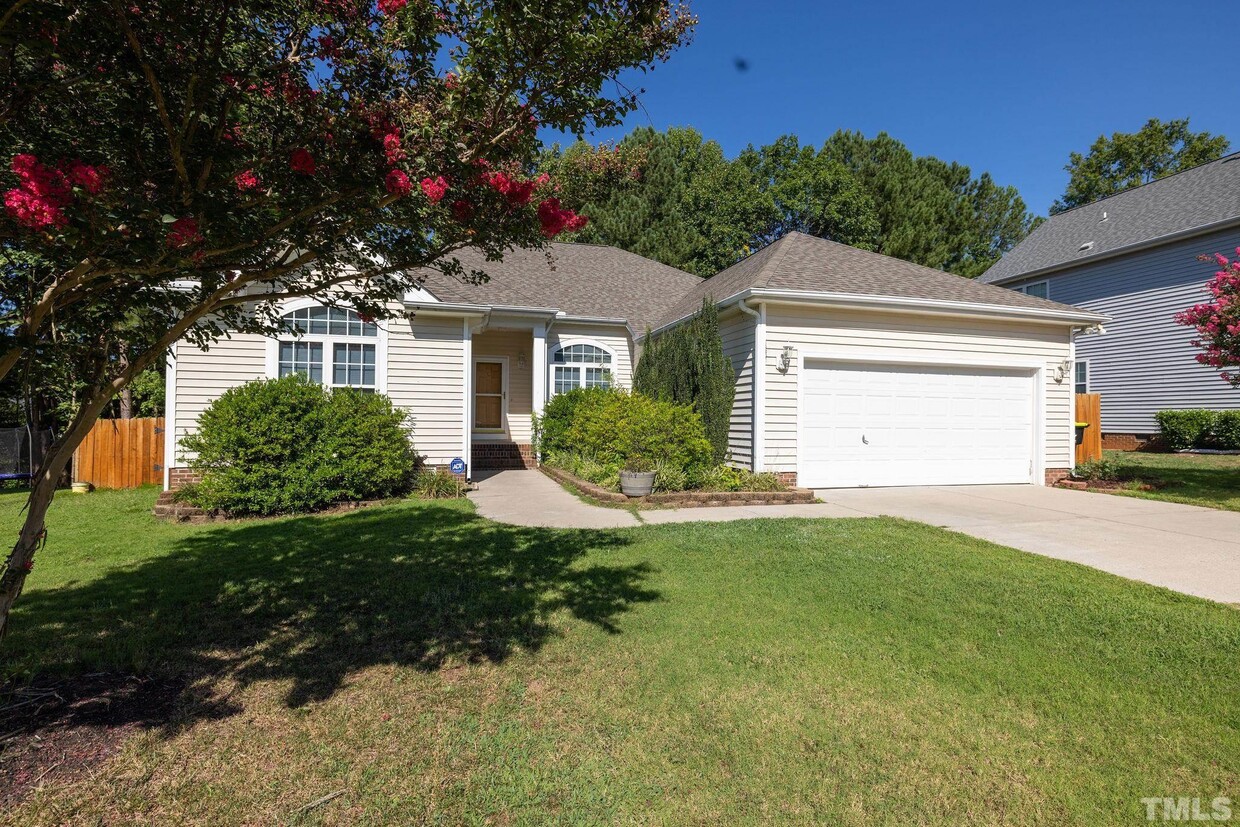 Foto principal - 131 Trumbell Cir