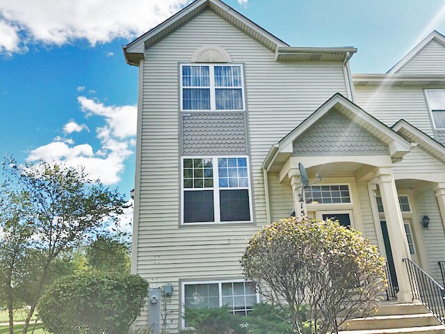 Primary Photo - 1546 Sauganash Ct