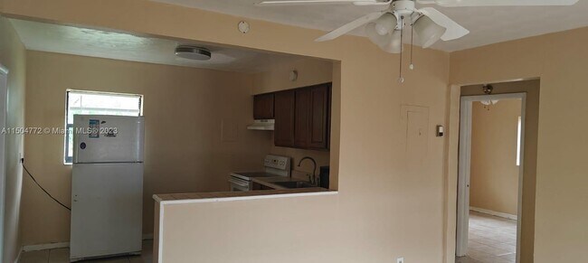 Foto del edificio - 6425 SW 22nd St