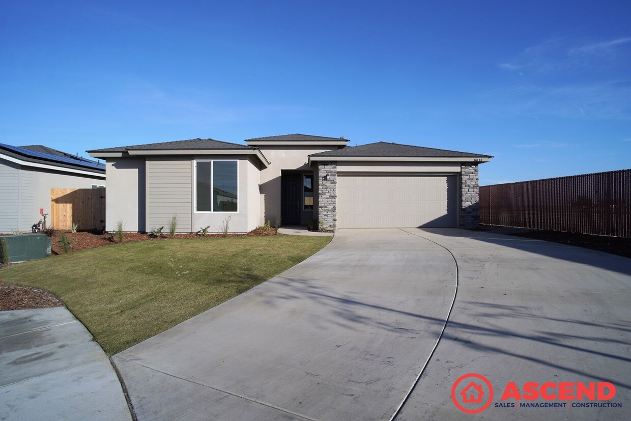 Foto principal - Newly Built Home South Bakersfield!