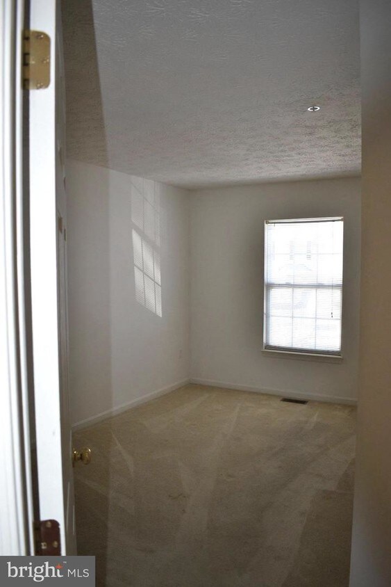 Foto principal - 1616 Briarview Ct
