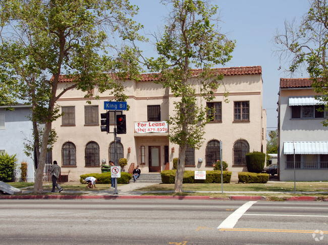 Building Photo - 1915 W MLK