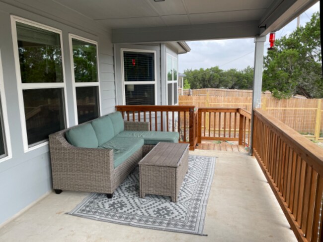 Foto del edificio - 21413 Highland Lake Dr