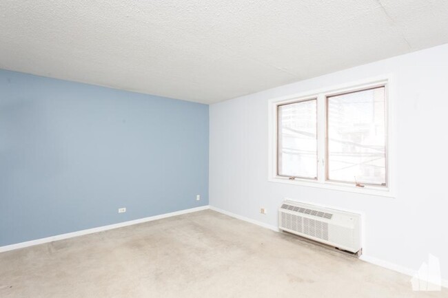 Building Photo - 1 bedroom in Chicago IL 60610