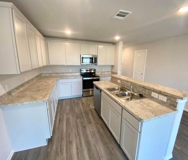 Building Photo - 505 Hines