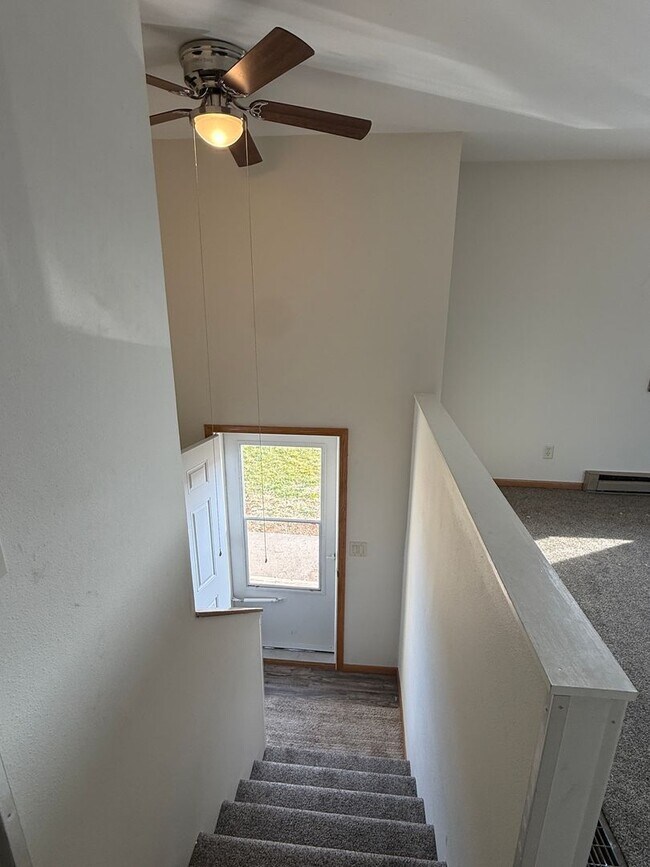 Foto del edificio - 4 Bedroom, 2 Bath Home for Rent in Black Hawk SD