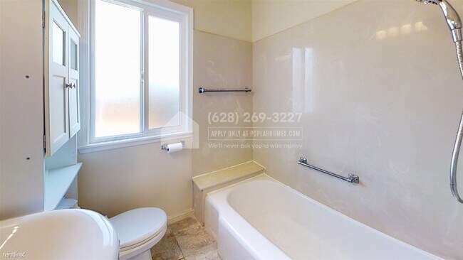Building Photo - 2 br, 1 bath House - 10500 Byron Ave -