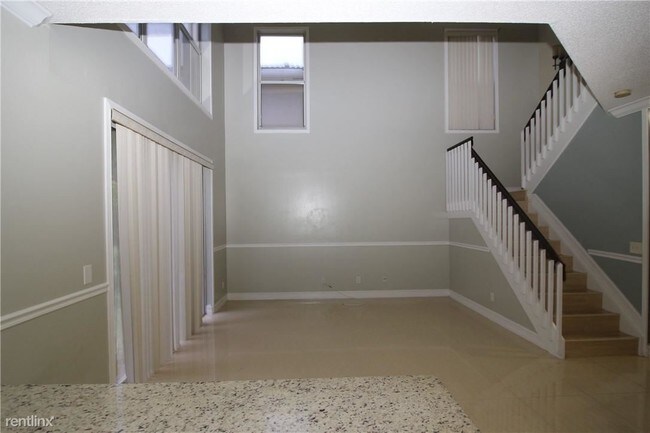 Building Photo - 4 br, 2.5 bath House - 11051 NW 46th Dr