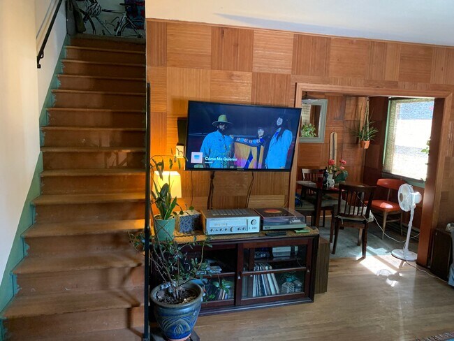 Living/Dining Room - 4536 NE 42nd Ave