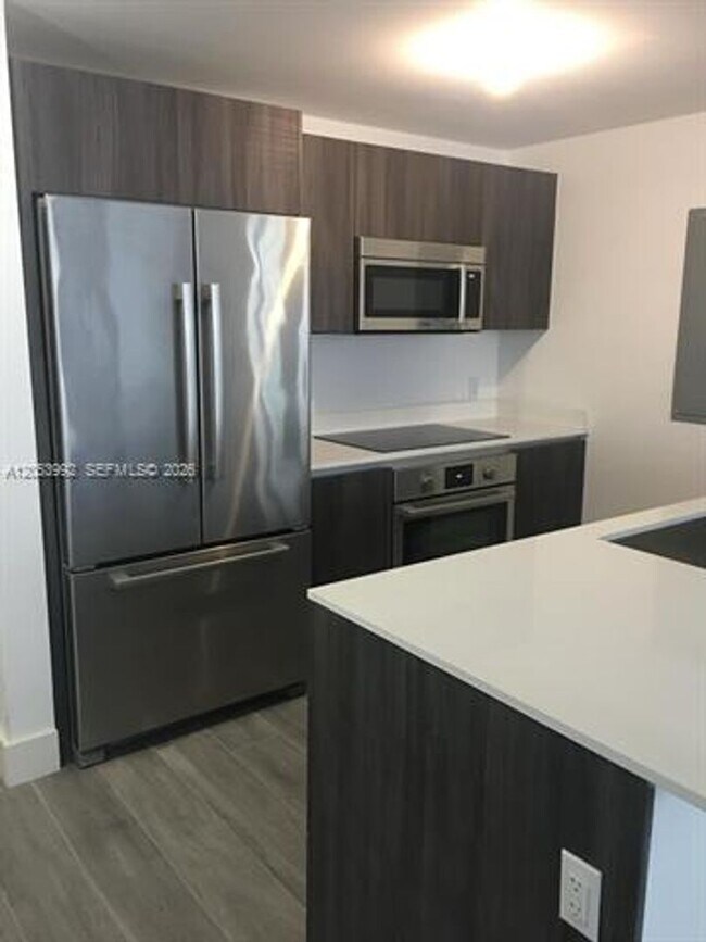 Foto del edificio - 488 NE 18th St