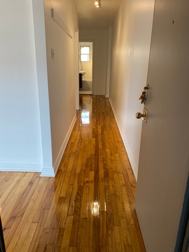 Photo du bâtiment - 794 Av 5E
