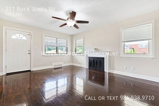 Foto del edificio - 217 Buck Jones Rd