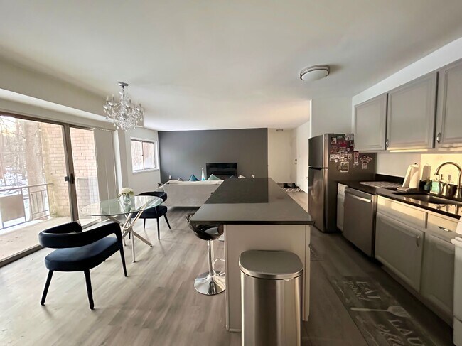 Building Photo - Braxfield Court