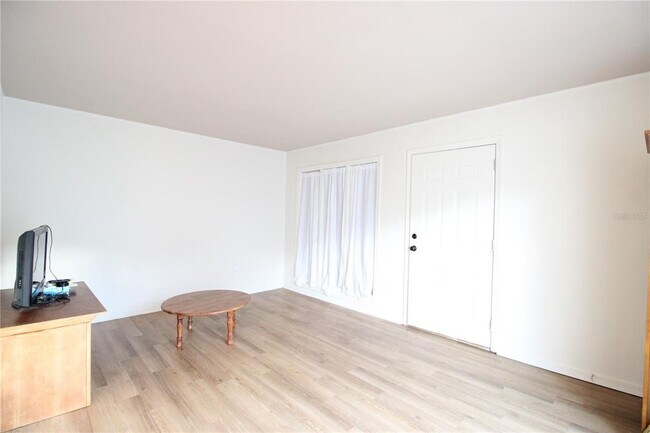 Foto del edificio - 507 NW 39th Rd