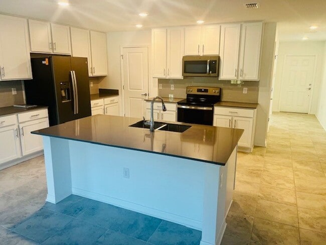 Building Photo - 1910 Birnham Wood Bnd