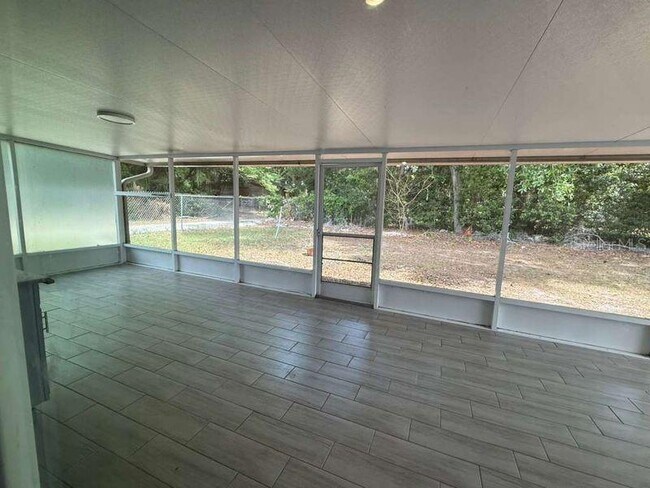 Foto del edificio - 1745 N Lakewood Ave