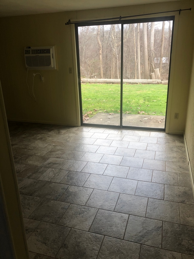 Building Photo - 23 Denlar Dr