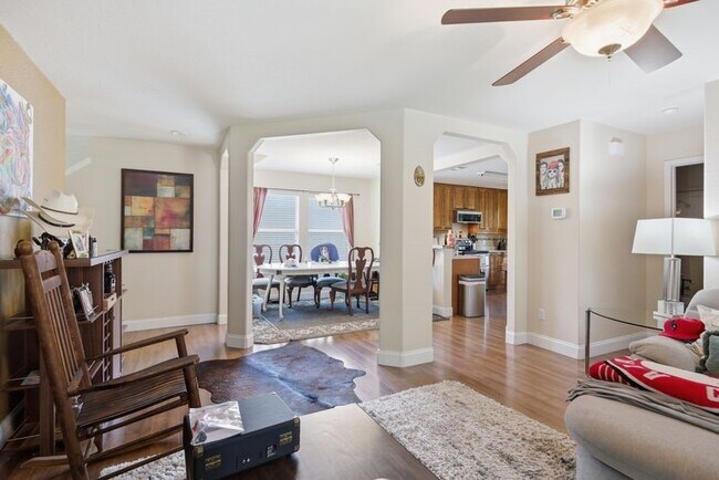 Building Photo - 11521 Autumn Ash Dr