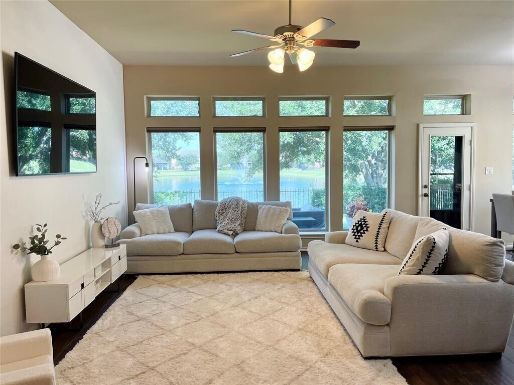 Primary Photo - 25443 Lockspur Dr