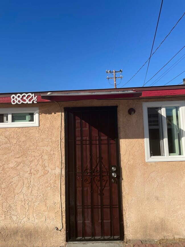 Building Photo - 8832 Mission Dr