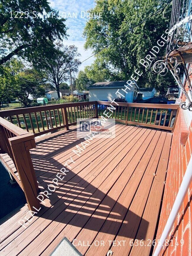 Foto del edificio - 1225 St Joan Dr