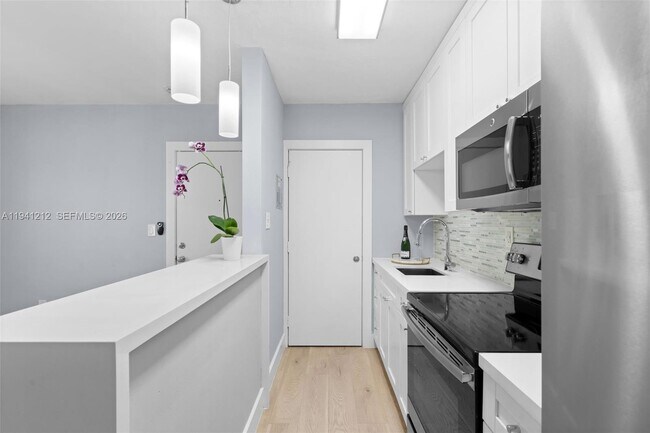 Foto del edificio - 6330 SW 79th St