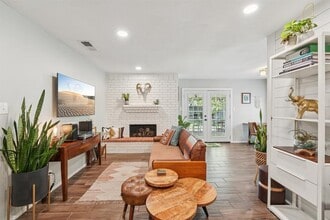 Building Photo - 1213 S Trace Dr