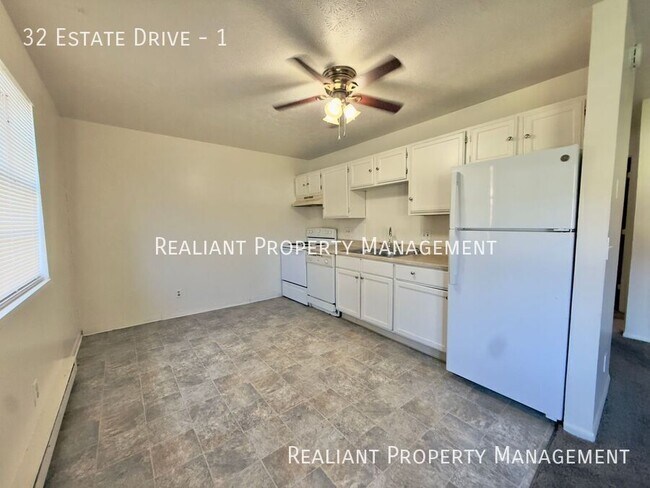 Foto del edificio - 32 Estate Dr